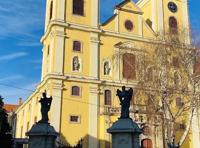 Aparthotel Urania Apartmanhaz 4*