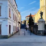 Urania Apartmanhaz Lejlighedshotel 4*
