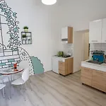 Lejlighedshotel Urania Apartmanhaz