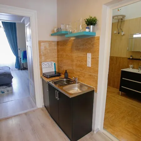 Urania Apartmanhaz Apart Otel 4*