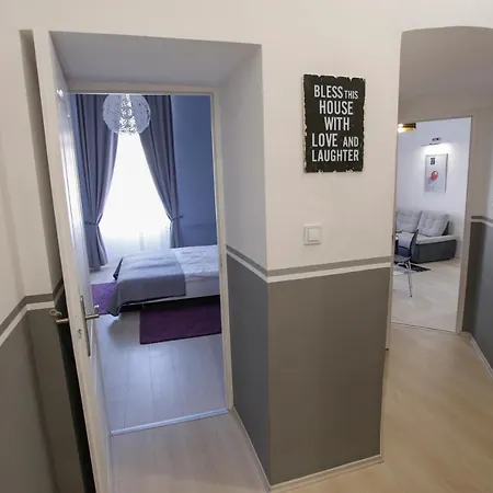 Urania Apartmanhaz 4*