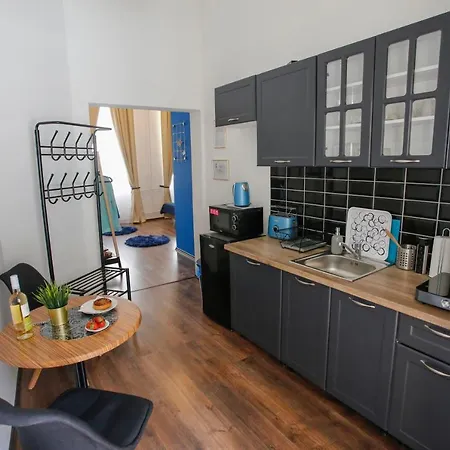 Urania Apartmanhaz إغير