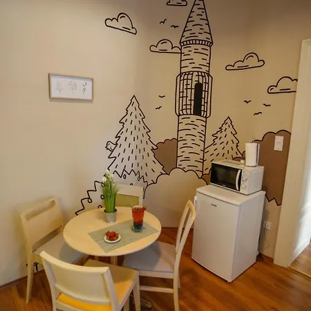 Urania Apartmanhaz شقة فندقية 4*