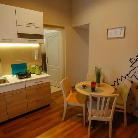 Apart Otel Urania Apartmanhaz Eğri