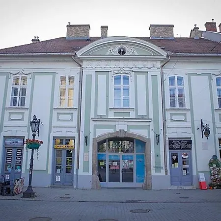 Uránia 4* Eger