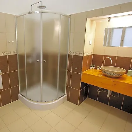 Urania Apartmanhaz Aparthotel Erlau