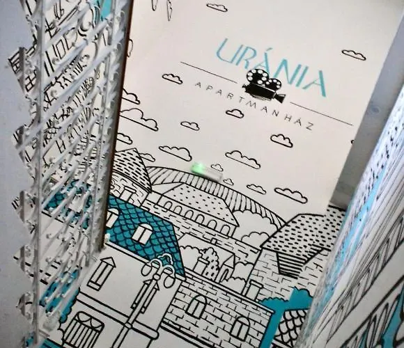 Urania Apartmanhaz 4* Еґер