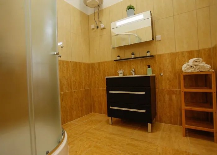 Urania Apartmanhaz 4* Еґер